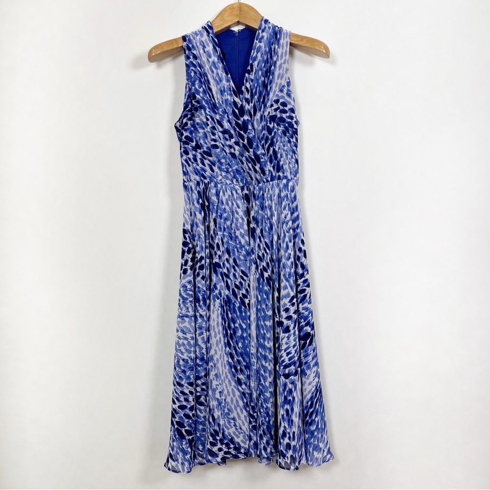 Jones New York Sleeveless Blue and White Printed V-Neck Midi Dress Size 4